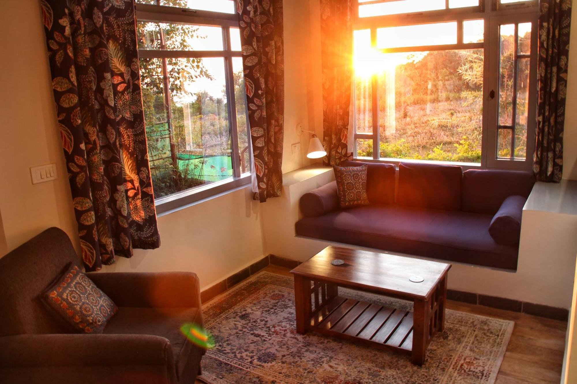 Rendezvous Resort Dharamshala Bilik gambar
