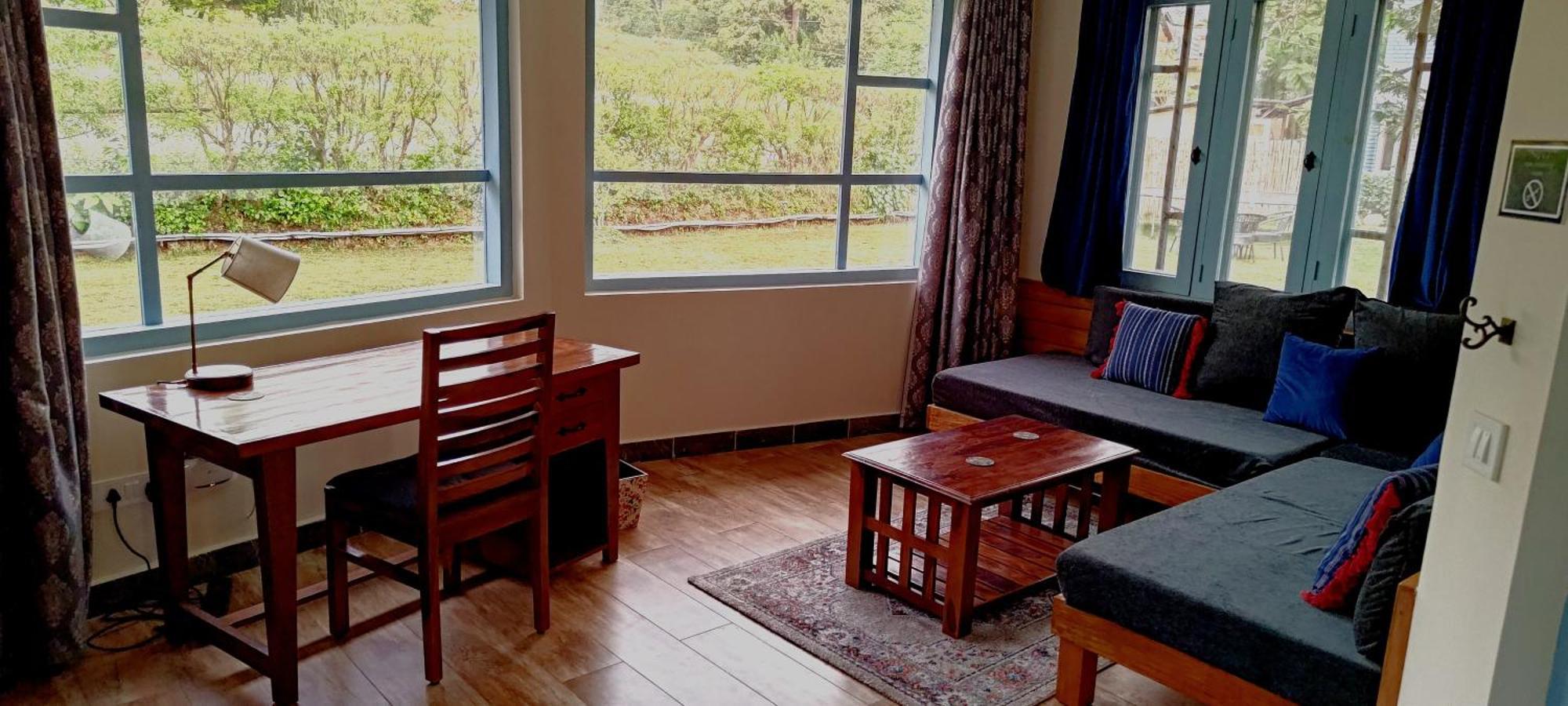 Rendezvous Resort Dharamshala Bilik gambar